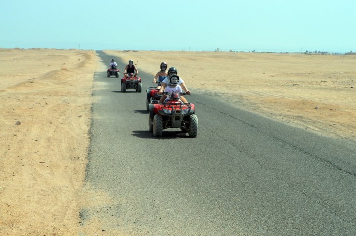 Vožnja četverociklom, jahanje deva i promatranje zvijezda u Sharm el Sheikhu